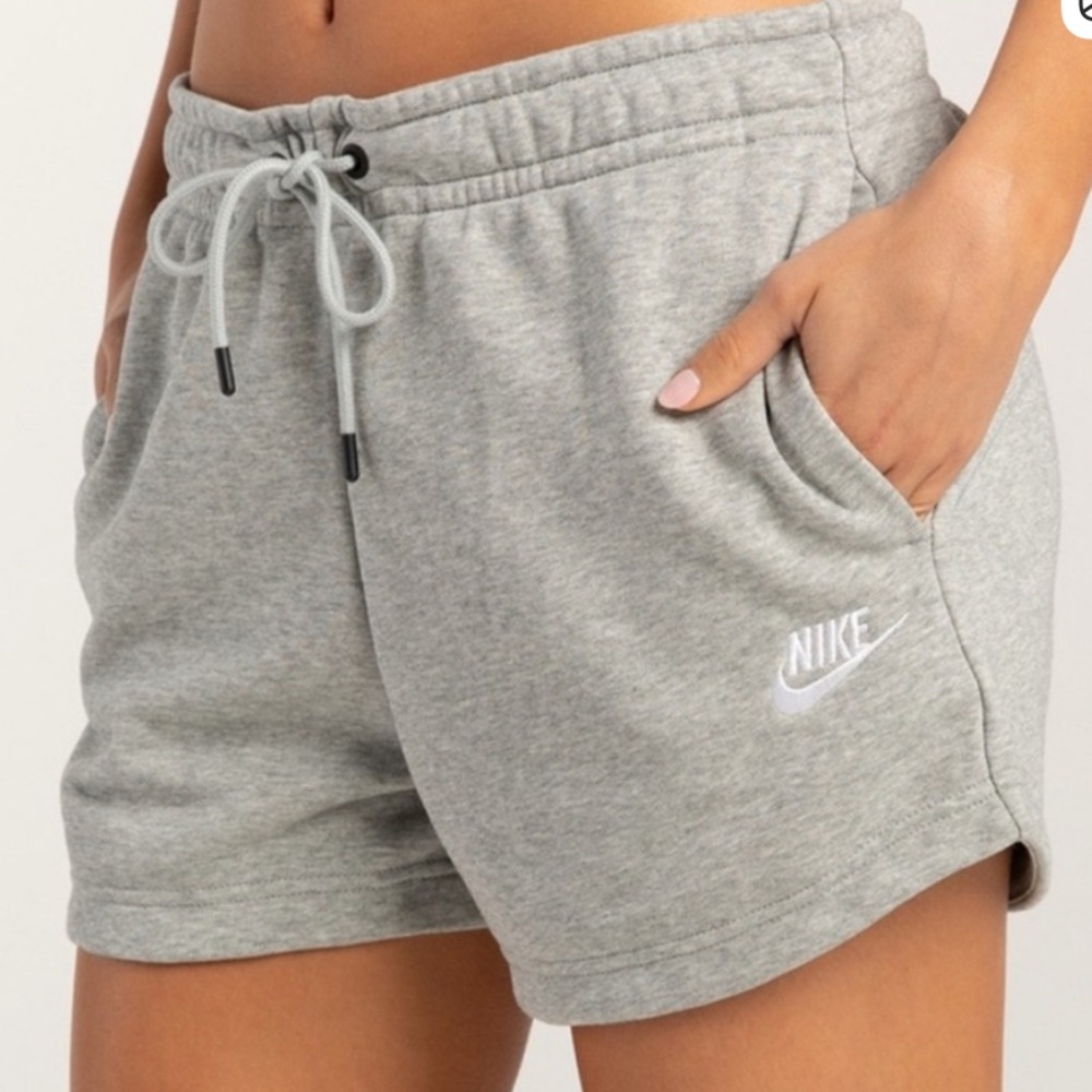 Nike sportswear club French terry athletic shorts M - Picture 1 of 7